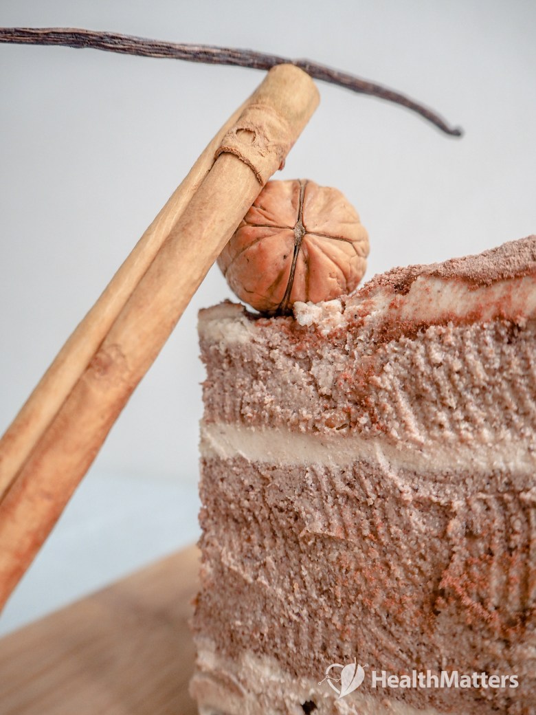 Raw Vegan Tiramisu - https://www.healthmatters.io - photo credit: www.varvaradame.com