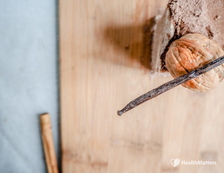 Raw Vegan Tiramisu - https://www.healthmatters.io - photo credit: www.varvaradame.com