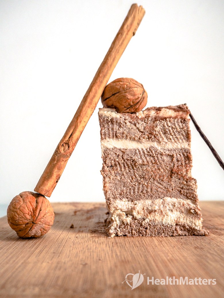 Raw Vegan Tiramisu - https://www.healthmatters.io - photo credit: www.varvaradame.com
