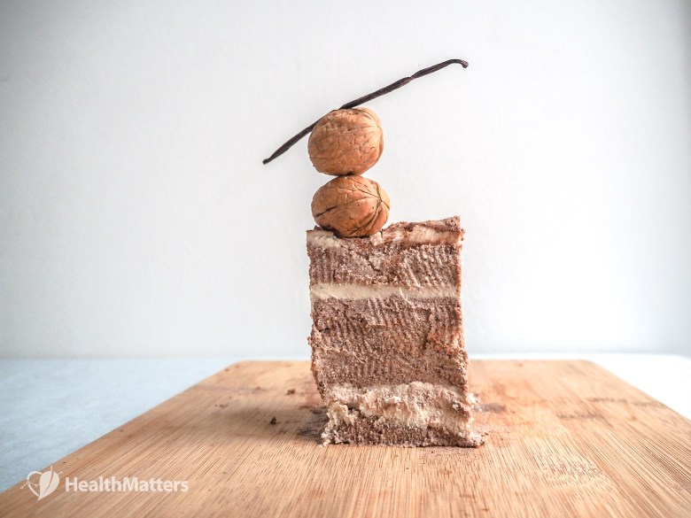 Raw Vegan Tiramisu - https://www.healthmatters.io - photo credit: www.varvaradame.com